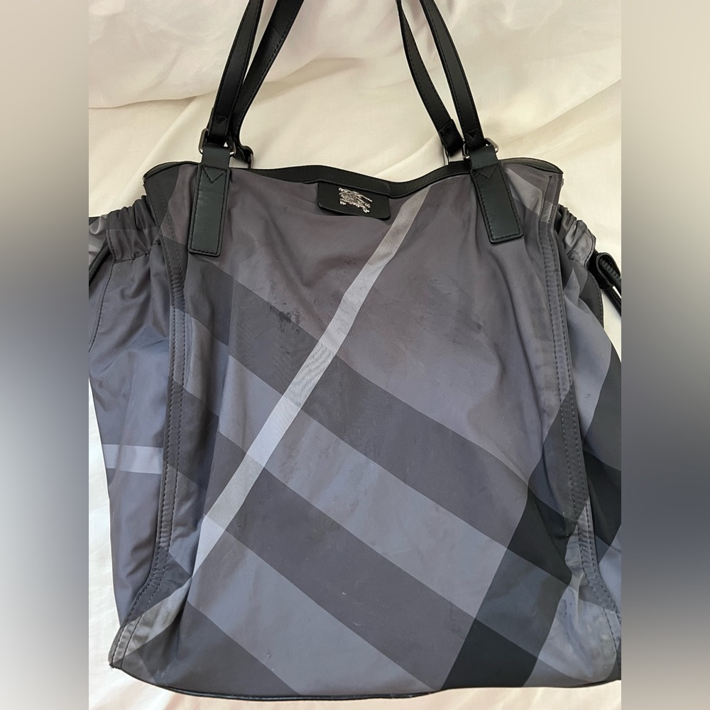 Burberry Buckleigh Tote bag